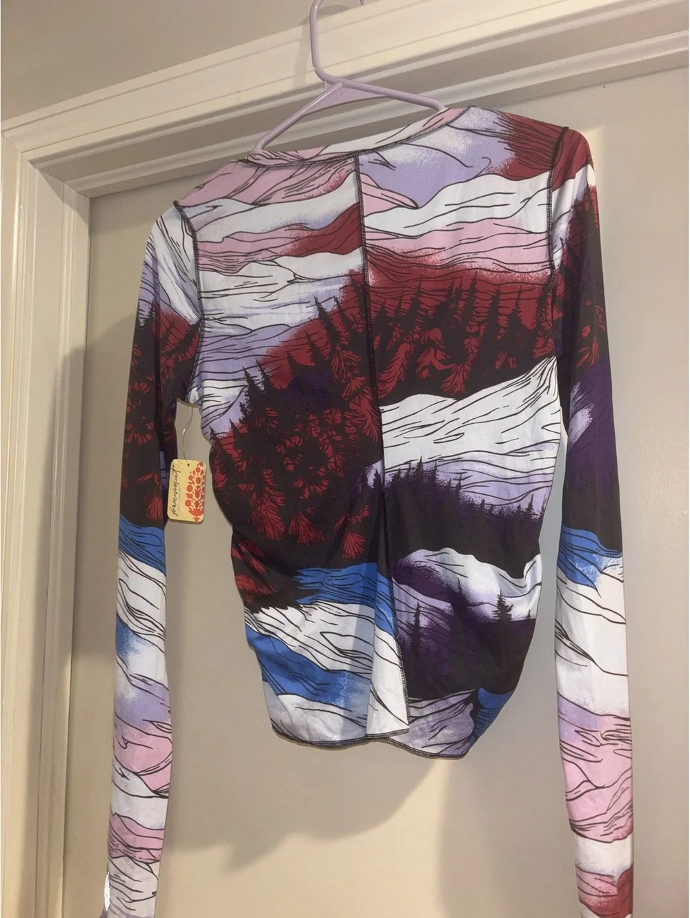 FP Movement Long Sleeve Ruched Active Top Scenic Print Women’s Small NWT - Picture 2 of 7